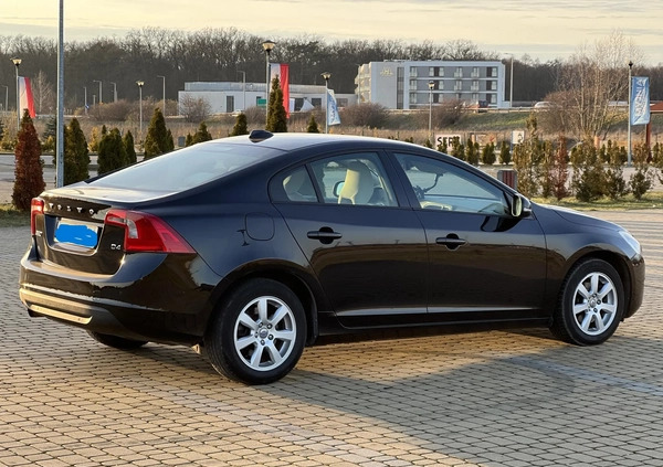 Volvo S60 cena 27000 przebieg: 298000, rok produkcji 2012 z Uniejów małe 56
